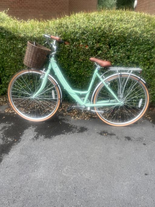 Buy & Sell Crumpsall Manchester - Photos for Valencia 700c comingTrekking bike