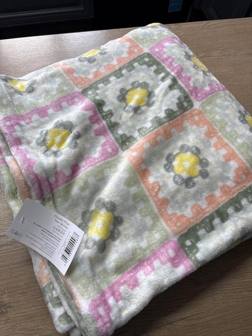 Buy & Sell Duckmanton Chesterfield - Photos for Catherine lansfield crochet print throw