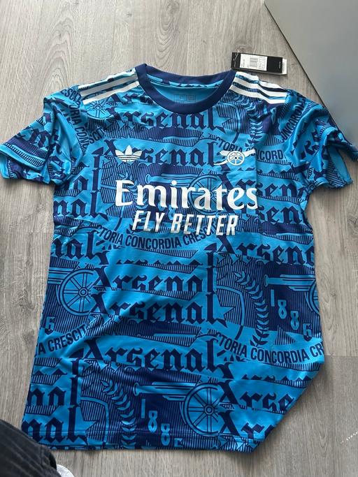 Buy & Sell Enfield Lock Enfield - Photos for Arsenal warm up top
