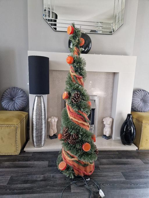 Buy & Sell Scholes Rotherham - Photos for large plug in light up Halloween tree