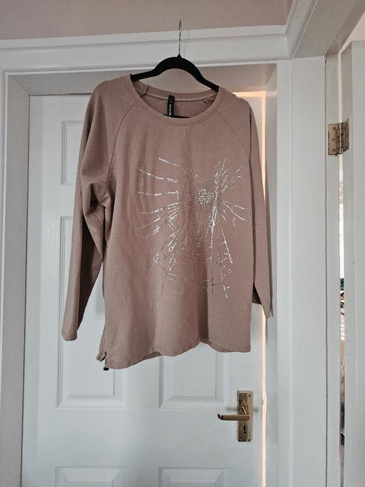 Buy & Sell Newton Doncaster - Photos for Winter top, size 16/18.