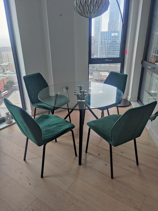 Buy & Sell Cubitt Town East London - Photos for Glass round table with four velvet chairs