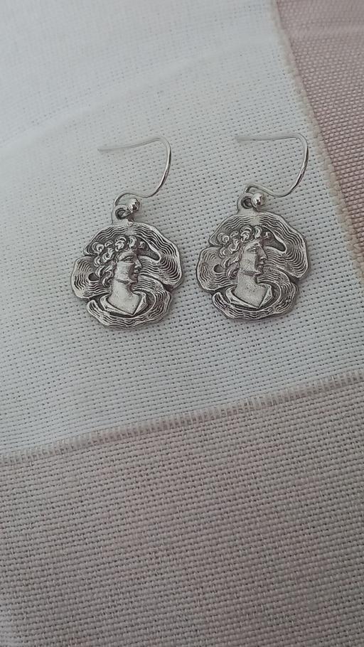 Buy & Sell Lyppard Woodgreen Worcester - Photos for earrings