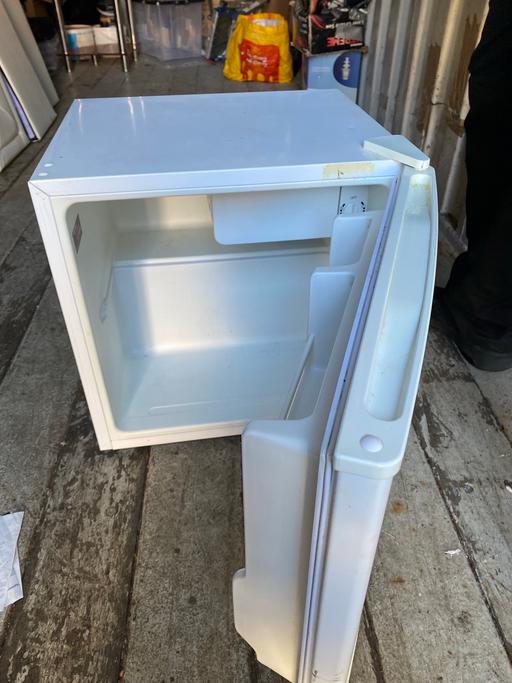 Buy & Sell Gipsy Hill South East London - Photos for PRE-OWNED RUSSELL HOBBS TABLE TOP FRIDGE