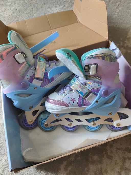 Buy & Sell Leigh Wigan - Photos for Roller Blades(Adjustable sizing)