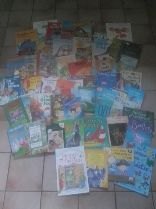 Buy & Sell Streetly Walsall - Photos for LARGE COLLETION OF CHILDRENS BOOKS
