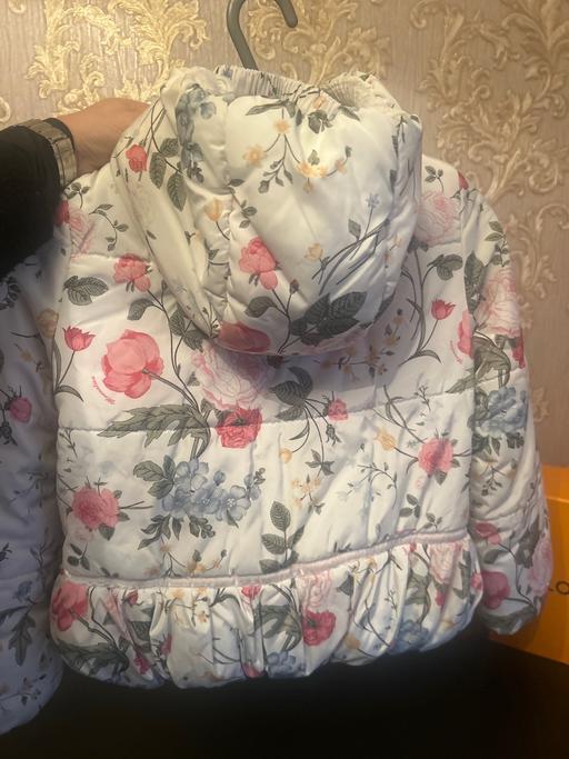 Buy & Sell Crosby Sefton - Photos for Monnalisa white flower coat age 8 years