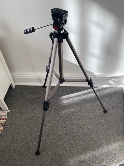 Buy & Sell Upper Norwood South East London - Photos for PRE-OWNED VANGUARD TRIPOD