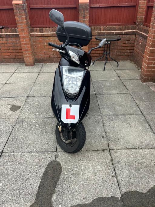 Vehicles Dentons Green Saint Helens - Photos for 125cc Yamaha vity 