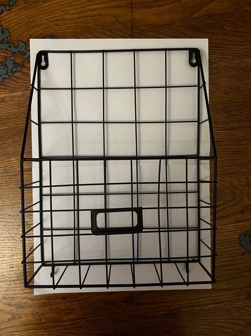 Buy & Sell St John`s Wood North West London - Photos for Wire wall mounted magazine rack/letter holder