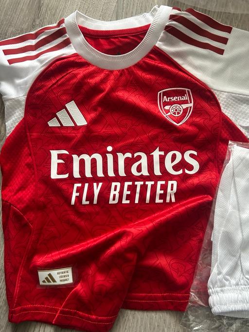 Buy & Sell Enfield Lock Enfield - Photos for Arsenal kids home kit