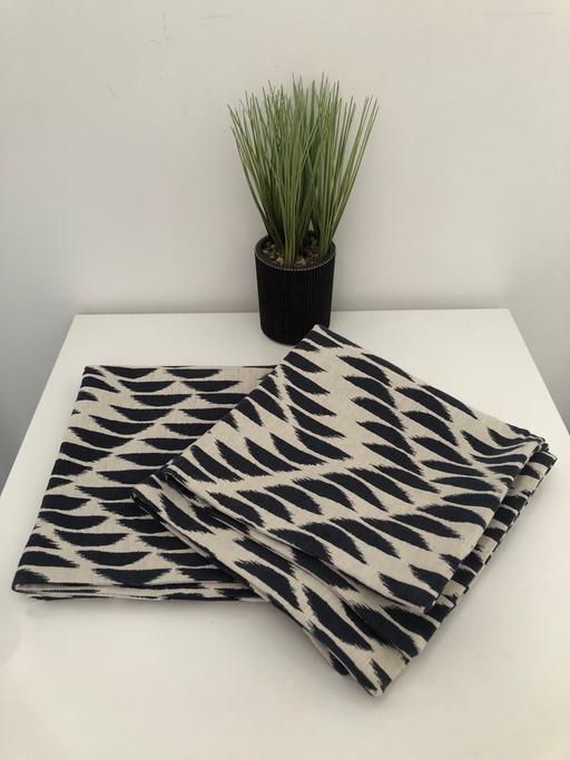 Buy & Sell Ugley Green Uttlesford - Photos for M&S crescent cushion covers x 2 navy/cream