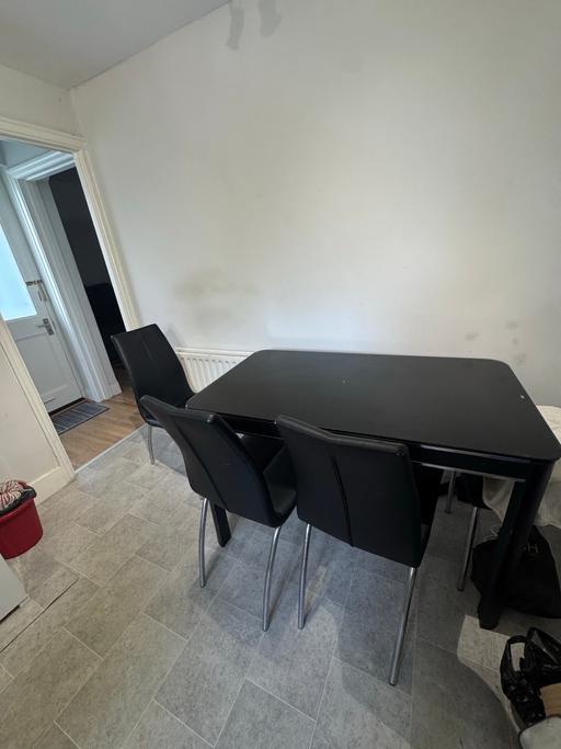 Buy & Sell Sutton Town Centre Sutton - Photos for Black Set of Dinning Table