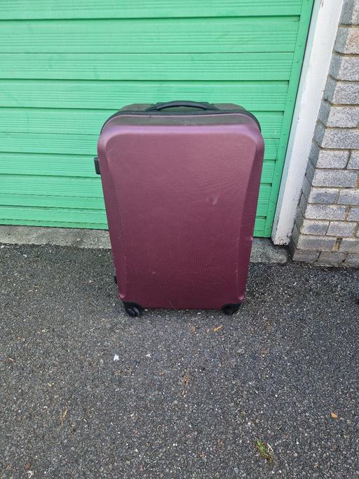 Buy & Sell Cranford Hounslow - Photos for Pink large suitcase