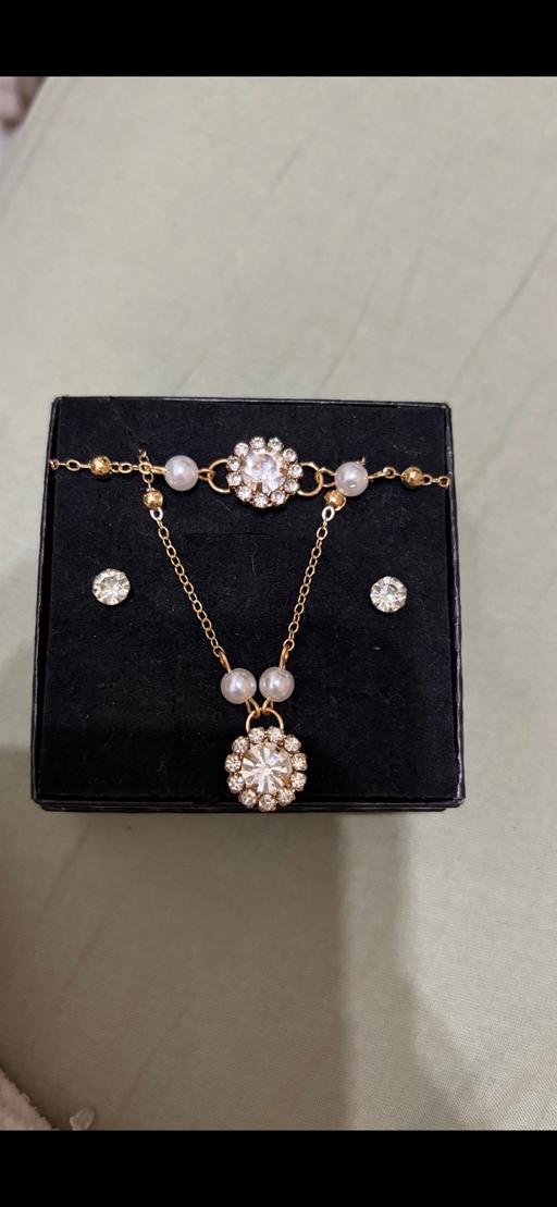 Buy & Sell Norbury South West London - Photos for Necklace earrings and bracelet set