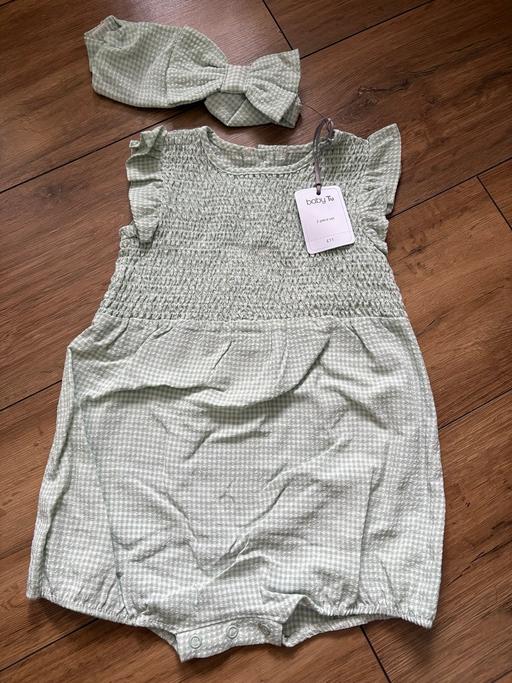 Buy & Sell Great Bridge Sandwell - Photos for Baby romper & head band 9-12 months