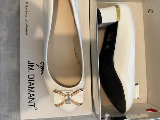 Buy & Sell Wednesbury Sandwell - Photos for White