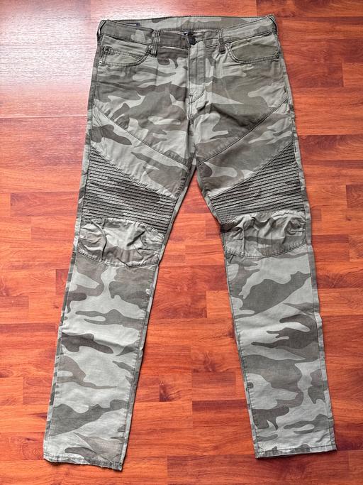 Buy & Sell Quine`s Hill Douglas - Photos for True Religion Jeans