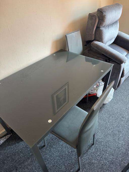 Buy & Sell Enfield Wash Enfield - Photos for Grey Glass Dining Table + 2 chairs