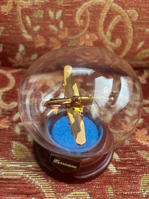 Buy & Sell Kidbrooke South East London - Photos for Hurricane gold colour model in a glass dome