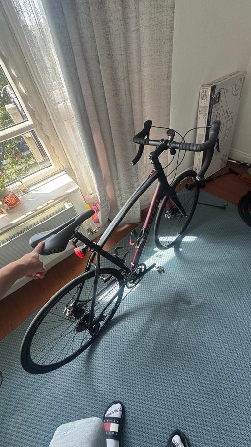 Buy & Sell Tulse Hill South East London - Photos for SPECIALIZED SECTEUR ROAD BIKE