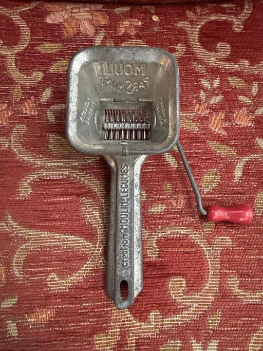 Buy & Sell Kidbrooke South East London - Photos for Moulin legumes food mill with red handle