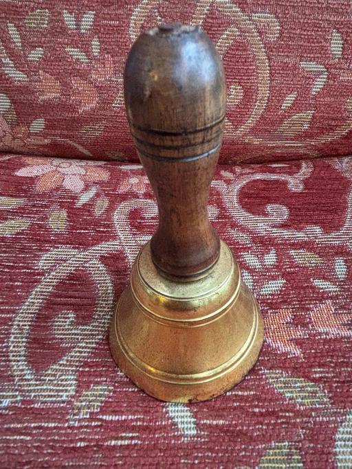 Buy & Sell Kidbrooke South East London - Photos for Vintage brass wooden hand bell