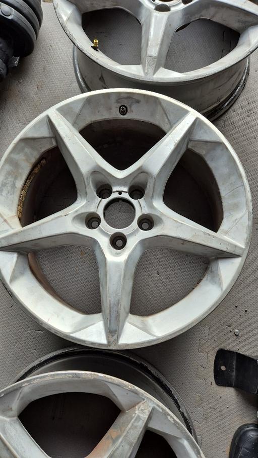 Vehicles Collier Row Havering - Photos for Astra SRI Alloys 7.5J 18in