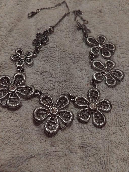 Buy & Sell Milton Regis Swale - Photos for flower necklace