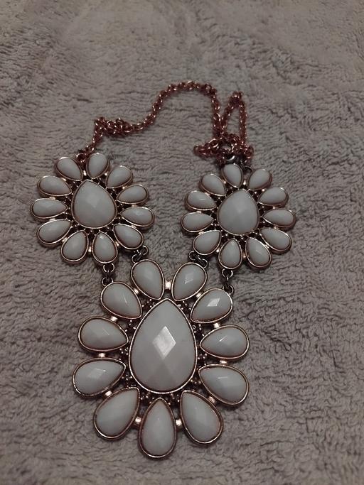 Buy & Sell Kemsley Swale - Photos for white flower necklace