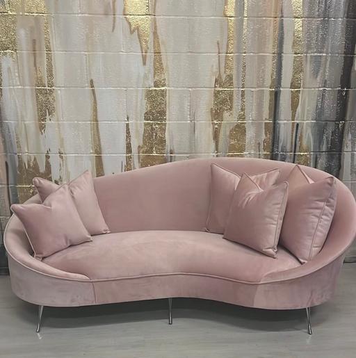 Buy & Sell East Dulwich South East London - Photos for Pink Velvet Sofa