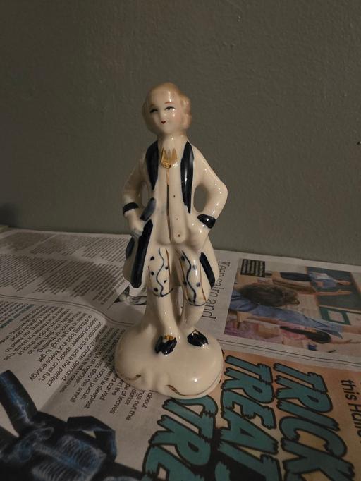 Buy & Sell Coalville North West Leicestershire - Photos for Vintage Renaissance Gentlemen Dandy Figurine