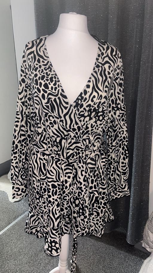 Buy & Sell Grove Park South East London - Photos for Formal boohoo slit dress “plus”