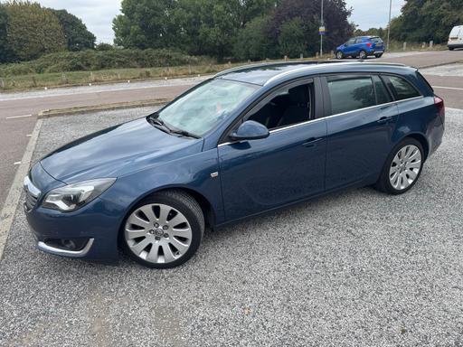 Vehicles London Luton Airport Luton - Photos for Vauxhall Insignia 2.0L 170 Ecoflex Nav Estate