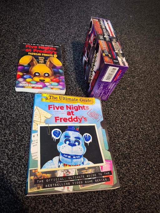 Buy & Sell Chelmsley Wood Solihull - Photos for FIVE NIGHTS AT FREDDYS BOOKS