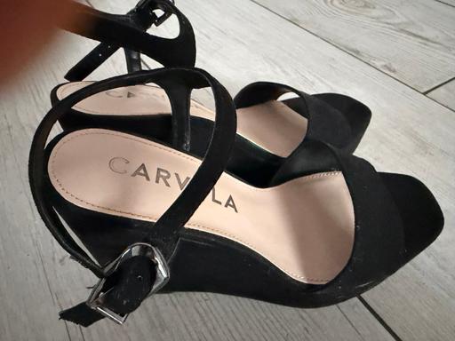Buy & Sell - Photos for Black CARVELA wedge shoe