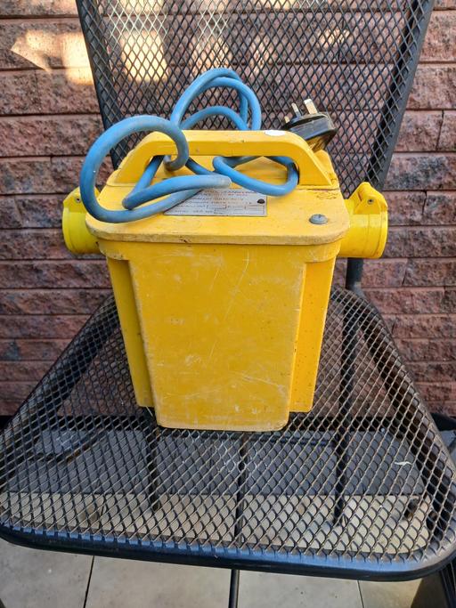 Buy & Sell Sutton Town Centre Sutton - Photos for 110 converter box