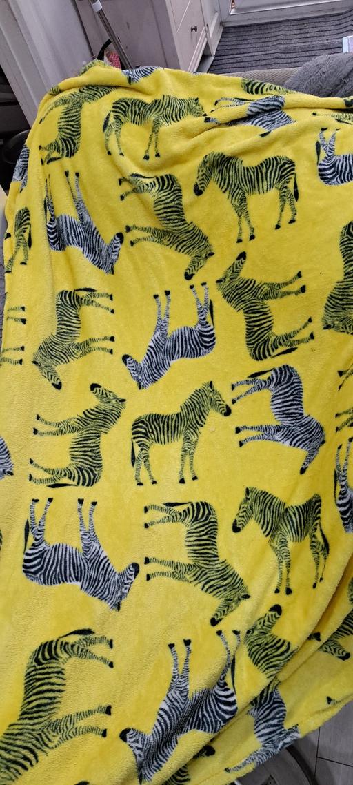 Buy & Sell Sutton Coldfield Birmingham - Photos for Kids fleece zebra blanket