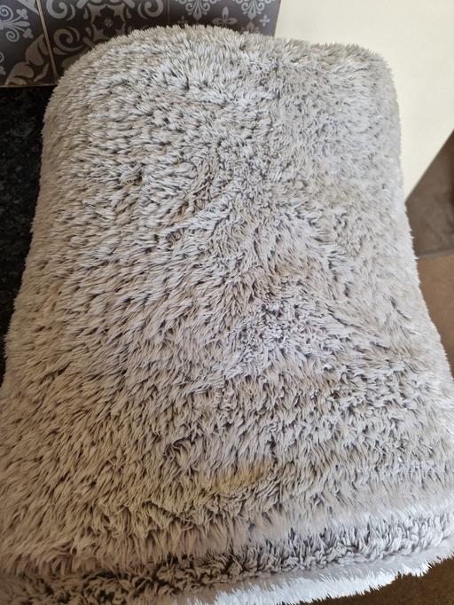 Buy & Sell Leicester City Centre Leicester - Photos for grey fleece throw 150cmx200cm
