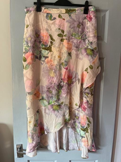 Buy & Sell Cadeby Doncaster - Photos for Size 20 floral simply be floaty skirt