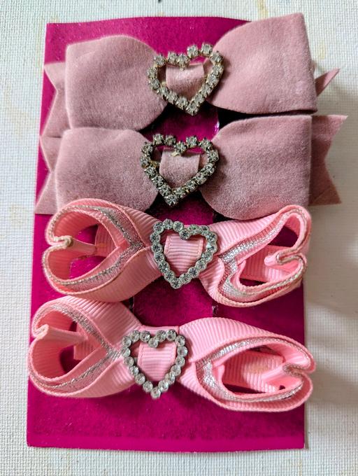 Buy & Sell Georgetown Blaenau Gwent - Photos for 4 x faux diamond heart bows. Bought and not u