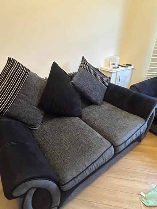 Buy & Sell Walton Liverpool - Photos for Sofa 2 seater and 3 seater
