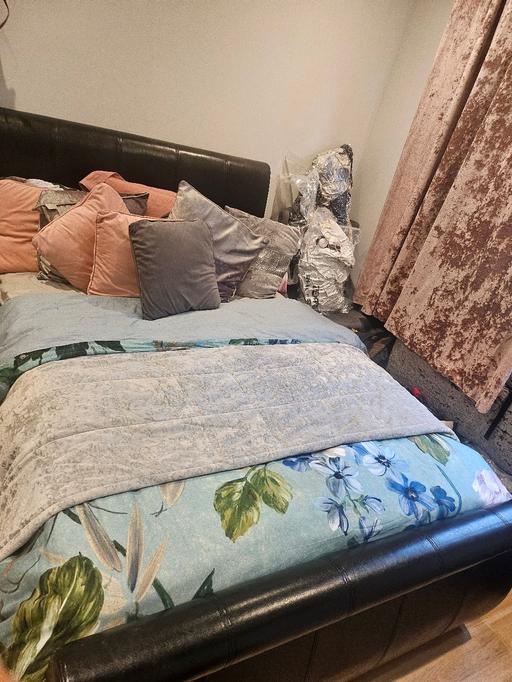 Buy & Sell Greenford Ealing - Photos for leather ottoman draw bed perfect condition