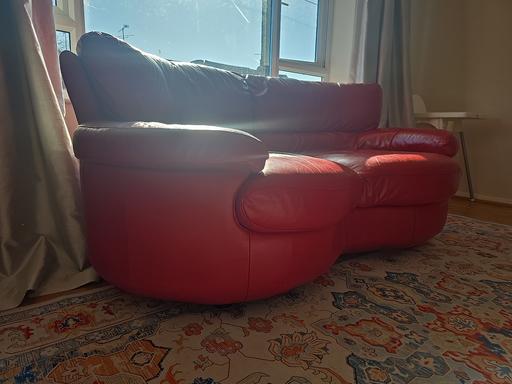 Buy & Sell Worcester Park Sutton - Photos for Comfortable Red Sofa