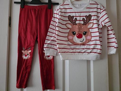 Buy & Sell Blackpool Town Centre Blackpool - Photos for Reindeer leggings & sweatshirt age 5 yrs NEW