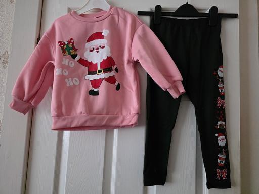 Buy & Sell Blackpool Town Centre Blackpool - Photos for Santa leggings & sweatshirt set age 5 yrs NEW