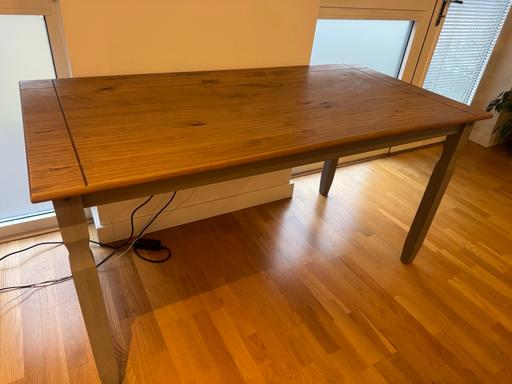 Buy & Sell Brentford Hounslow - Photos for Wooden dining table