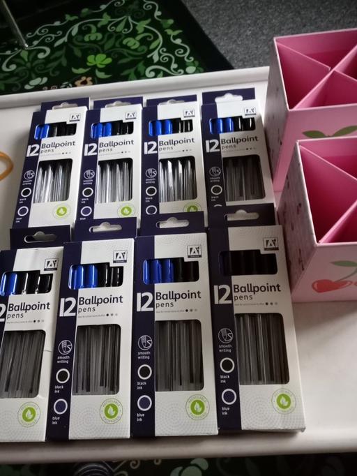 Buy & Sell Horncastle East Lindsey - Photos for joblot of pens sets & FREE PEN POTS