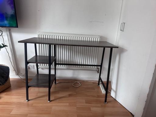 Buy & Sell Lambeth South West London - Photos for Brown desk