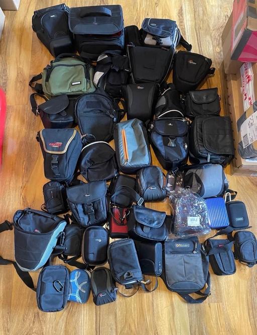 Buy & Sell Filton South Gloucestershire - Photos for CAMERA BAGS VARIOUS SIZES BRANDS & BARGAINS